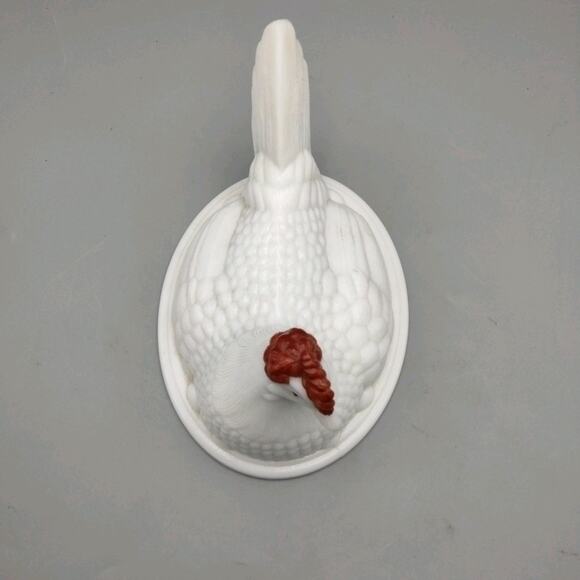 VTG Westmoreland White Milk Glass Hen on Nest Red Comb and Eyes Split Tail 5.5” - Picture 4 of 5